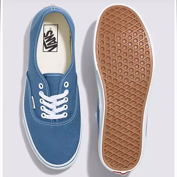 Vans Men’s Authentic Navy
VN000EE3NVY
Sneakers - Picture 2 of 16